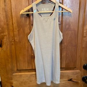 New Balance athletic top size L.